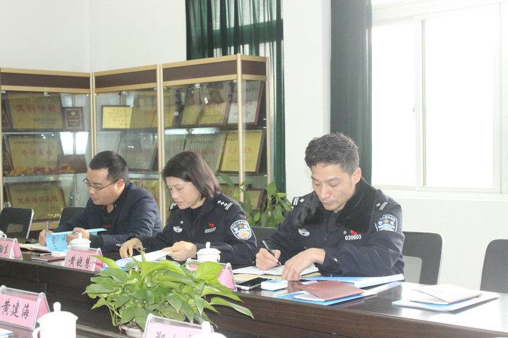 溫州市公安局治安支隊(duì)領(lǐng)導(dǎo)蒞臨溫州市保安職業(yè)學(xué)校、溫州國泰保安服務(wù)有限公司調(diào)研檢查指導(dǎo)工作